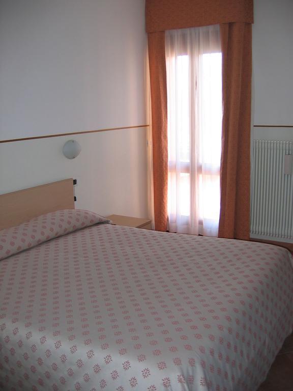 Hotel Da Si-Si Gemona del Friuli Cameră foto